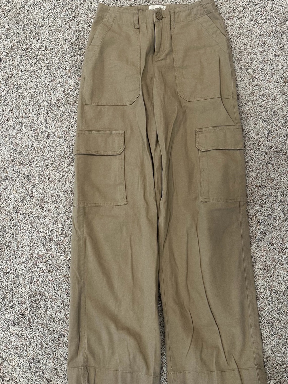 Women’s Cargo Pants in Khaki